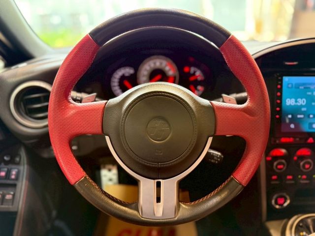 2.0 Limited I-KEY 摸門 8安 快撥 循跡 定速 恆溫 ABS  第13張相片