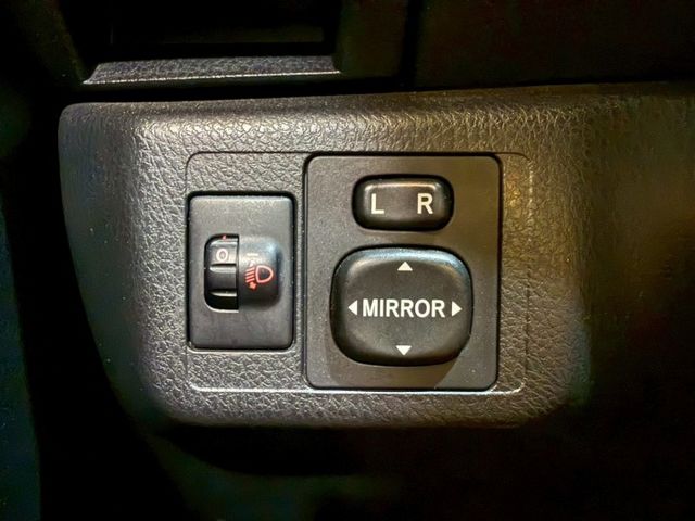 經典版 雙安 ABS 小車大空間 代步首選  第17張相片