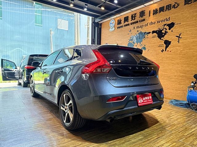 17年式 T3 安全旗艦版 I-KEY 快撥 電動椅 倒車顯影 多功能方向盤 盲點 安全首選  第4張相片