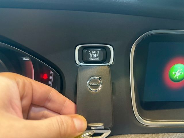 17年式 T3 安全旗艦版 I-KEY 快撥 電動椅 倒車顯影 多功能方向盤 盲點 安全首選  第19張相片
