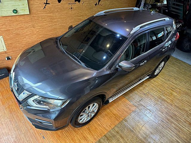 2.0 2WD 經典版 多功能方向盤 倒車顯影 循跡防滑 恆溫  第2張相片