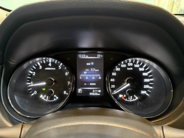 2.0 2WD 經典版 多功能方向盤 倒車顯影 循跡防滑 恆溫  第15張相片
