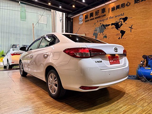 1.5經典版 只跑8萬 雙安 電動後視鏡 多媒體影音 倒車顯影 循跡 ABS 代步首選  第4張相片