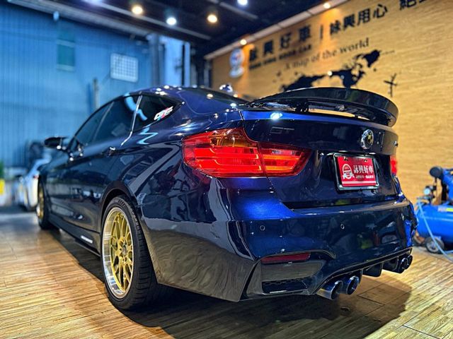 320I GT 全車M套件 四出+閥門 升降尾翼 天窗 I-KEY 電動椅 碳纖維方向盤 倒車顯影  第5張相片