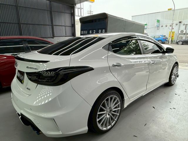 HYUNDAI現代 ELANTRA  第6張相片