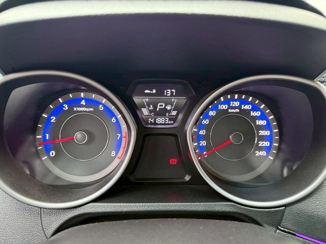 HYUNDAI現代 ELANTRA  第14張相片