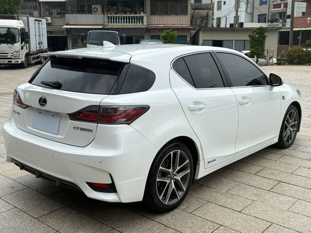 LEXUS凌志 CT200H  第6張相片
