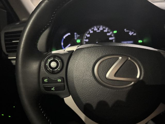 LEXUS凌志 CT200H  第6張相片