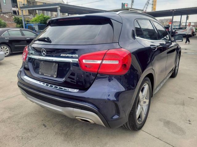 M-BENZ賓士 GLA180  第2張相片
