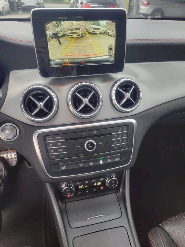 M-BENZ賓士 GLA180  第7張相片