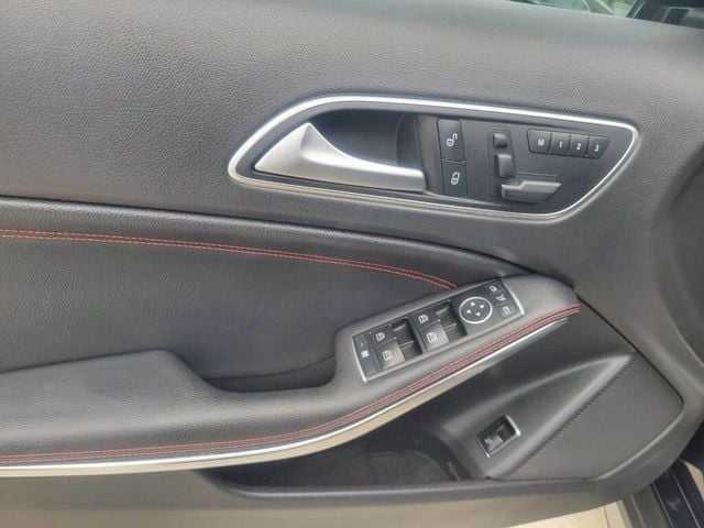 M-BENZ賓士 GLA180  第11張相片