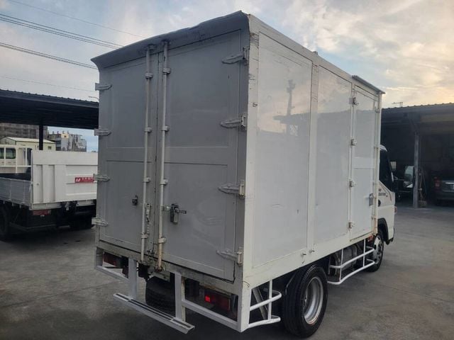 MITSUBISHI三菱 CANTER  第2張相片
