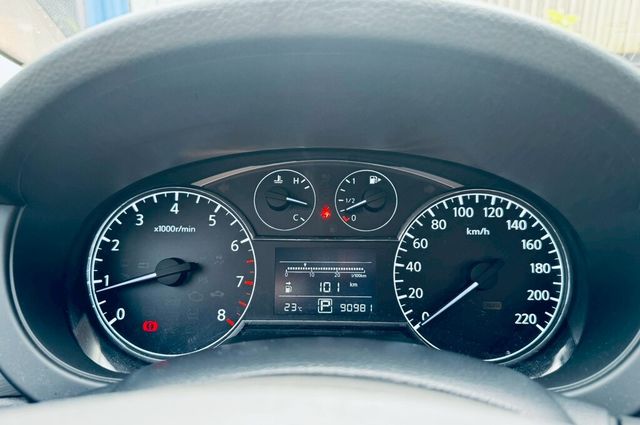 NISSAN日產 TIIDA  第9張相片