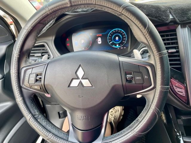 Mitsubishi Grand Lancer  第10張相片