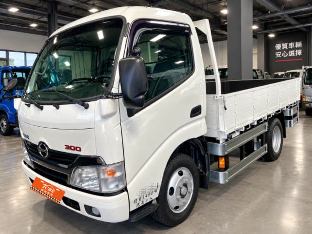 2020年出廠五期日野Hino 10呎半 里程跑少 車輛原廠保養 稀有釋出 限量一部 可分期付款  第4張相片