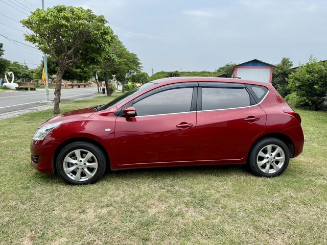 NISSAN日產 TIIDA  第2張相片