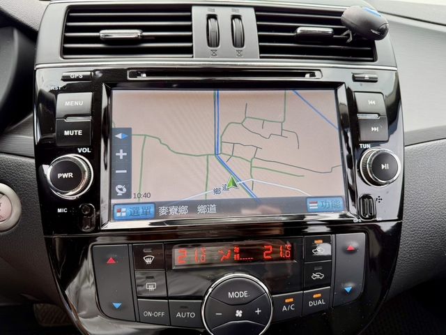 NISSAN日產 TIIDA  第12張相片