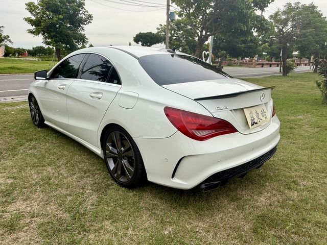 M-BENZ賓士 CLA200  第3張相片