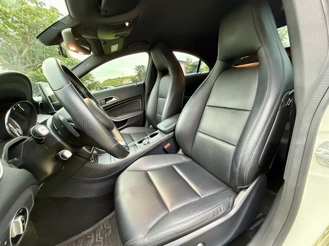 M-BENZ賓士 CLA200  第12張相片
