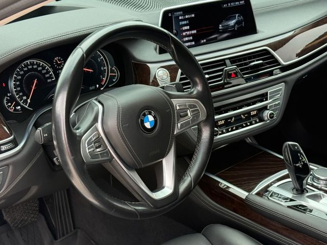 740LI Luxury/認證車/總代理/360環景/全景天窗/車門吸附/HK音響/電動通風座椅/電動尾門  第8張相片