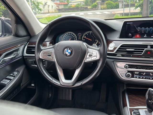 740LI Luxury/認證車/總代理/360環景/全景天窗/車門吸附/HK音響/電動通風座椅/電動尾門  第11張相片