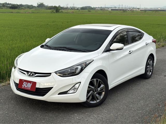 旗艦型/免鑰摸門/盲點偵測/倒車顯影/電動天窗/定速/電折/雙區空調  第2張相片