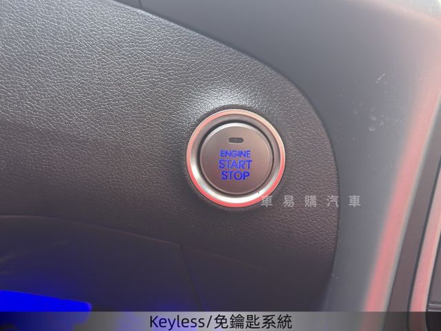 旗艦型/免鑰摸門/盲點偵測/倒車顯影/電動天窗/定速/電折/雙區空調  第11張相片