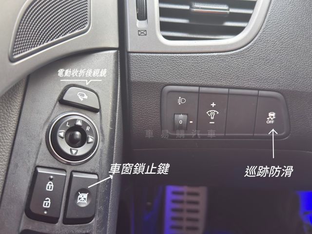 旗艦型/免鑰摸門/盲點偵測/倒車顯影/電動天窗/定速/電折/雙區空調  第12張相片