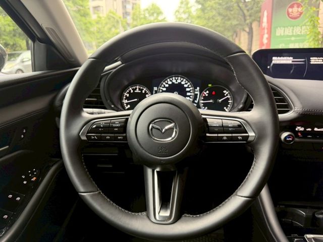 Mazda Mazda3  第14張相片