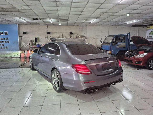 M-BENZ賓士 E200  第2張相片