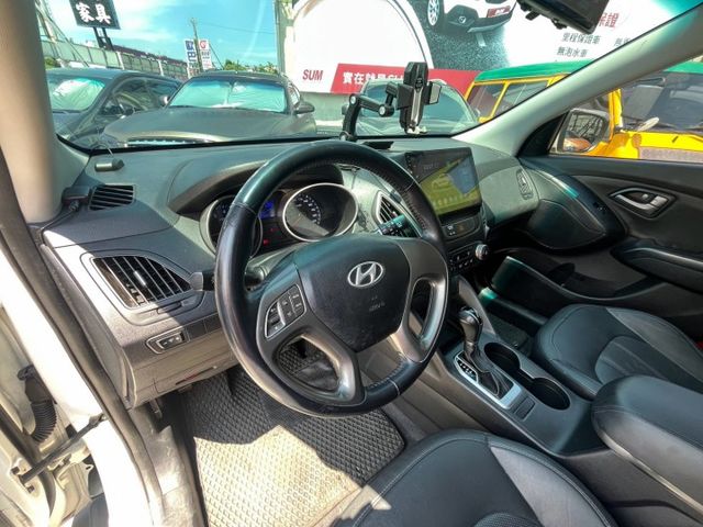 僅跑八萬/汽油2.0末代安卓/前後行車記錄器  第8張相片