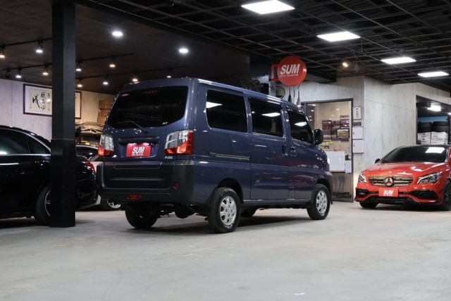 *一手車 *原廠保養 *五座自排  第2張相片