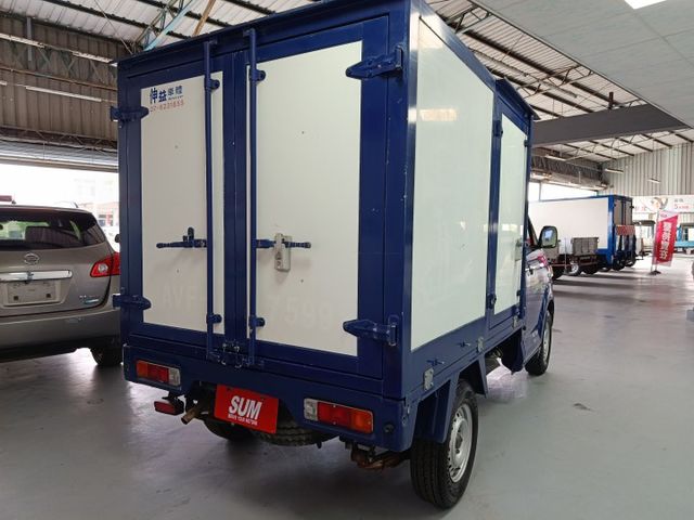 CARRY 箱式貨車，里程僅6.1萬公里，配備倒車顯影、胎壓偵測，外觀漂亮、內裝乾淨，車況優質，載貨配送首選！  第8張相片