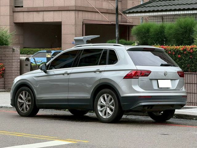 VOLKSWAGEN福斯 TIGUAN  第2張相片