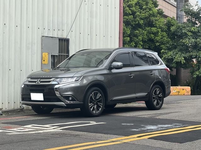 MITSUBISHI三菱 OUTLANDER  第1張相片