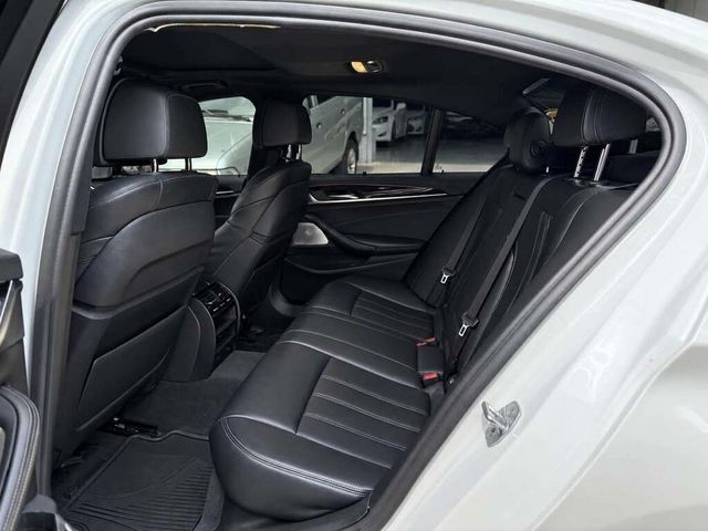 BMW寶馬 530I  第8張相片