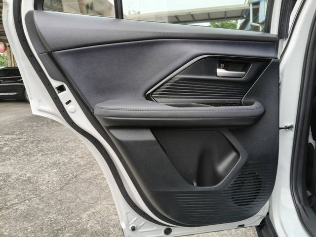 潮玩版.一手車只跑1萬多公里/原廠4年12萬公里保固/全車原板件/電動尾門/盲點偵測/低率全貸.換購實施中  第11張相片