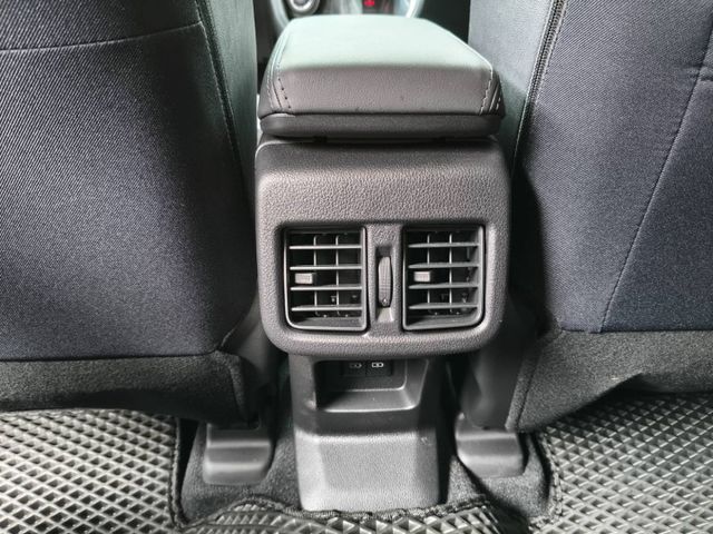 酷勁版/只跑8千公里/原版件認證/倒車輔助系統/盲點偵測/ACC跟車/免KEY/車偏警示/原廠4年12萬公里保固  第18張相片