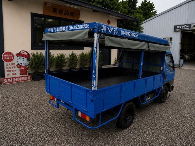 10.5尺硬頂篷式｜三噸半六輪｜手排貨斗｜一手車原鈑件   商用載貨首選｜五面掀篷式｜底盤安靜無異音｜一年跑不到一萬  第2張相片