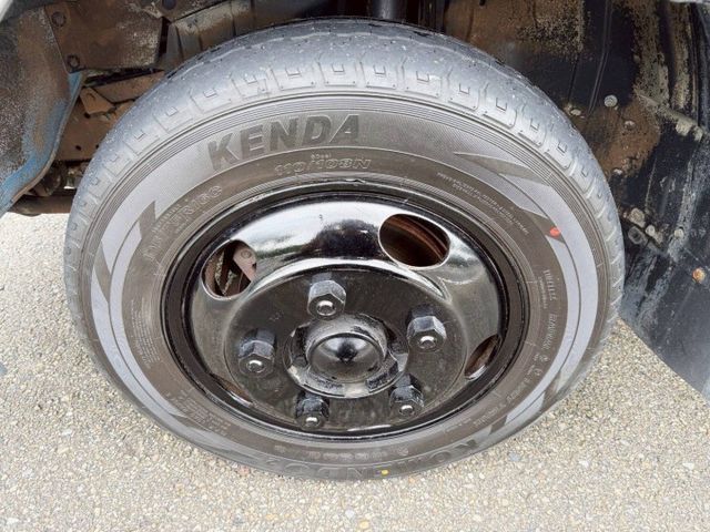 10.5尺硬頂篷式｜三噸半六輪｜手排貨斗｜一手車原鈑件   商用載貨首選｜五面掀篷式｜底盤安靜無異音｜一年跑不到一萬  第9張相片