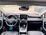 RAV4 油電旗艦 4WD，一次擁有省油、高安全、高配備與高保值，原鈑件搭配原廠保養紀錄，買回去就是安心開、放心開！  第7張縮圖