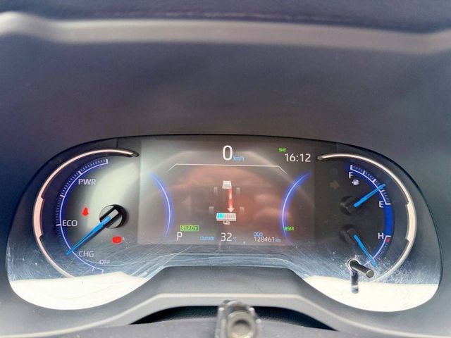 RAV4 油電旗艦 4WD，一次擁有省油、高安全、高配備與高保值，原鈑件搭配原廠保養紀錄，買回去就是安心開、放心開！  第14張相片