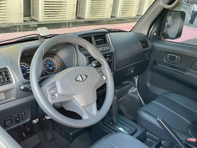 VOLKSWAGEN福斯 T5 CARAVELLE  第6張相片