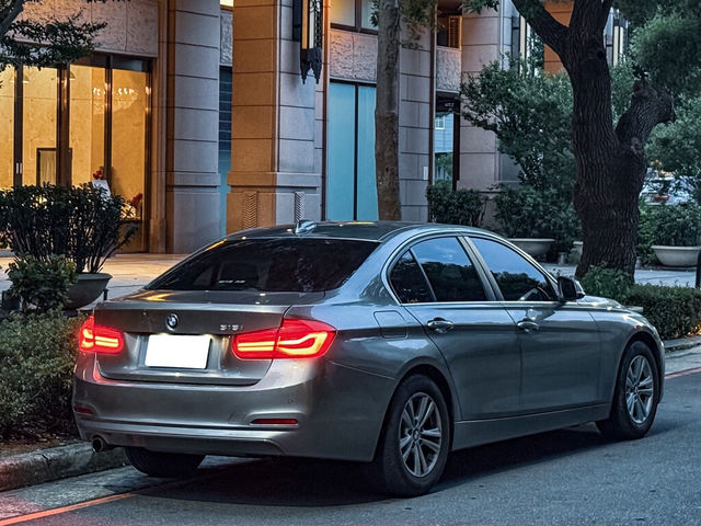 BMW寶馬 318I LUXURY  第4張相片