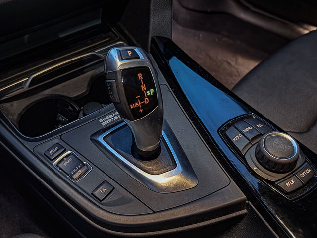 BMW寶馬 318I LUXURY  第10張相片