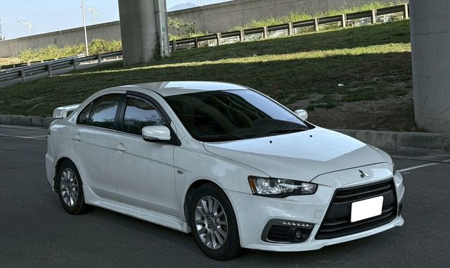 MITSUBISHI三菱 LANCER IO  第3張相片