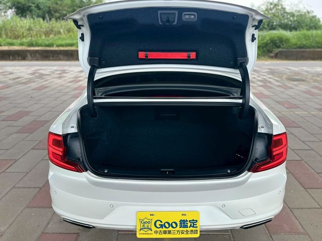VOLVO富豪 S90  第11張相片