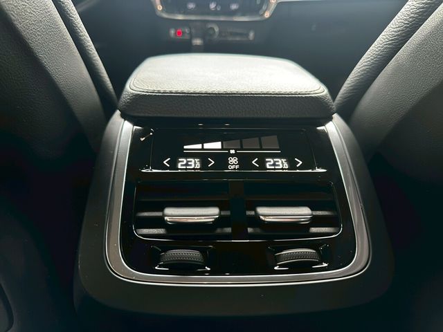 VOLVO富豪 S90  第20張相片