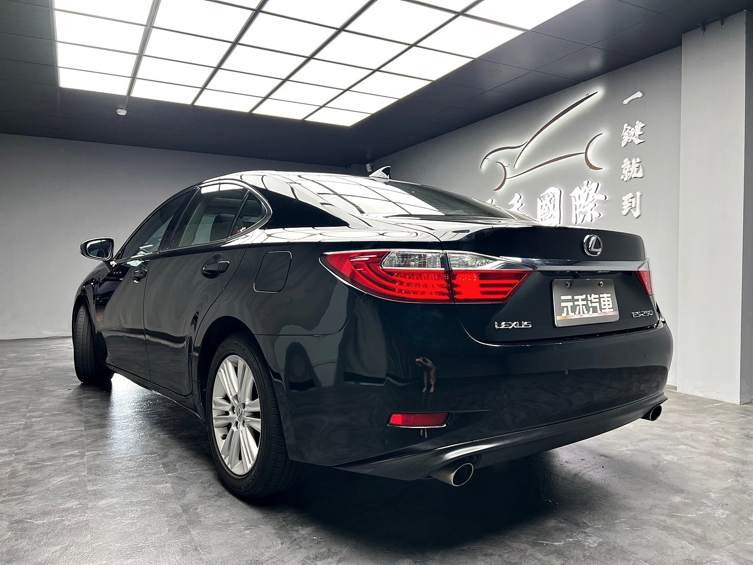 ✨2015 Lexus ES250 2.5 豪華版 尊爵黑✨  第9張相片