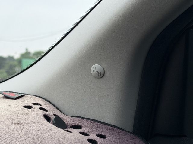 只跑8萬/女用車/旗艦版/原鈑漂亮車/carplay  第9張相片